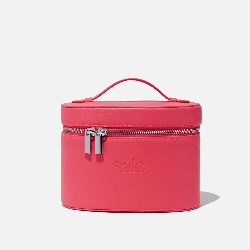 Saie THE MINI VANITY CASE in Fuchsia